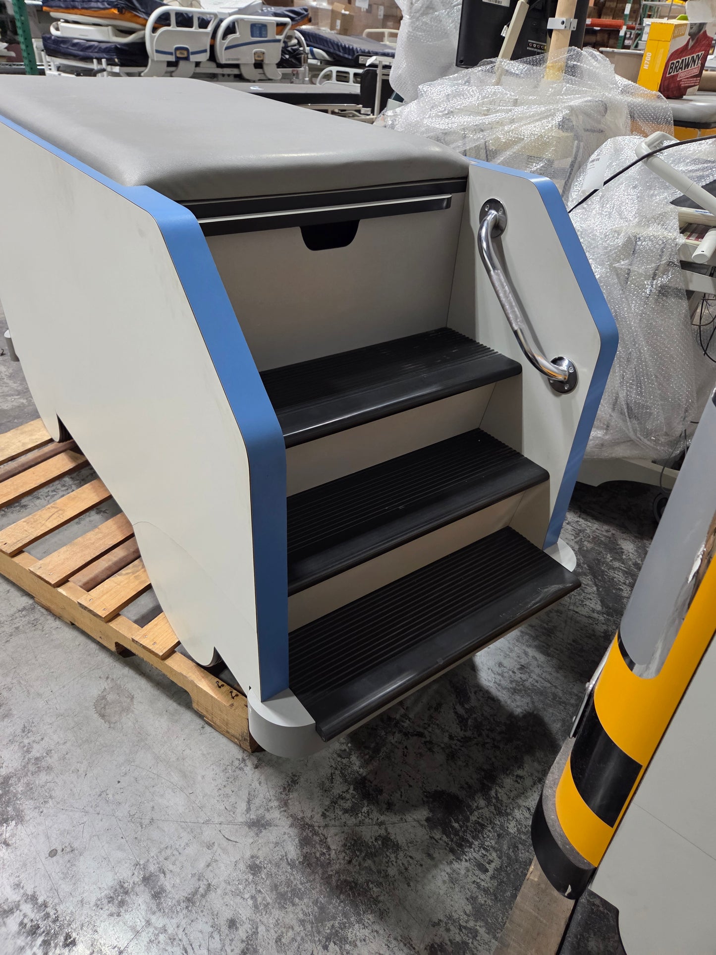 Bus Pediatric Cabinet Treatment Table w/ Flat Top, Used, 1/Each - 1767851