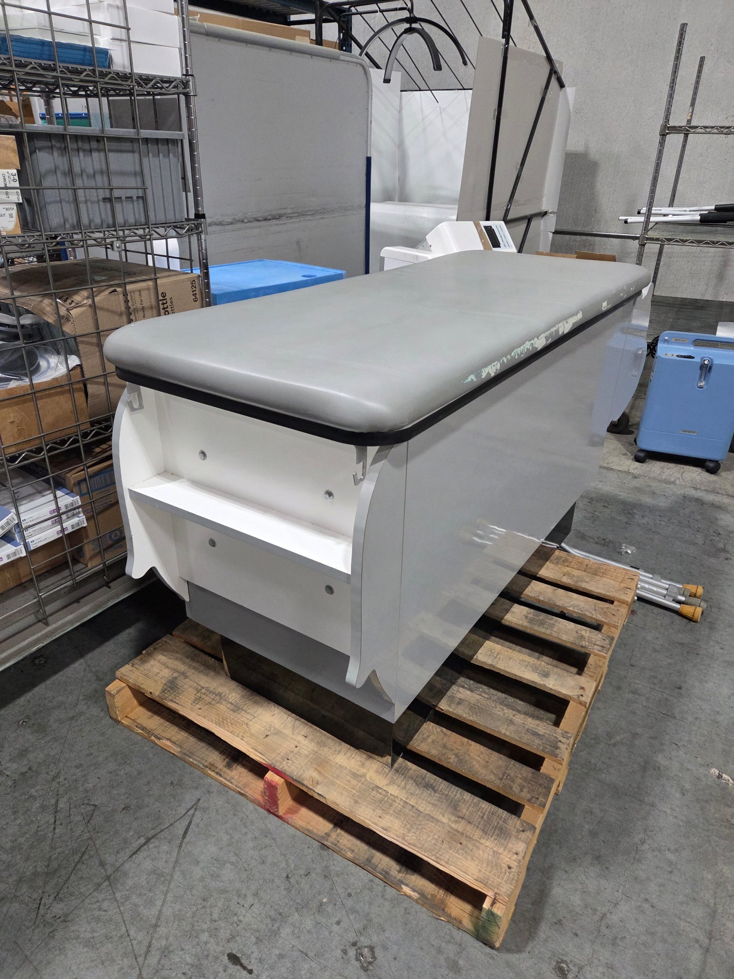 Hippo Pediatric Cabinet Treatment Table w/ Flat Top, Used, 1/Each -1767871