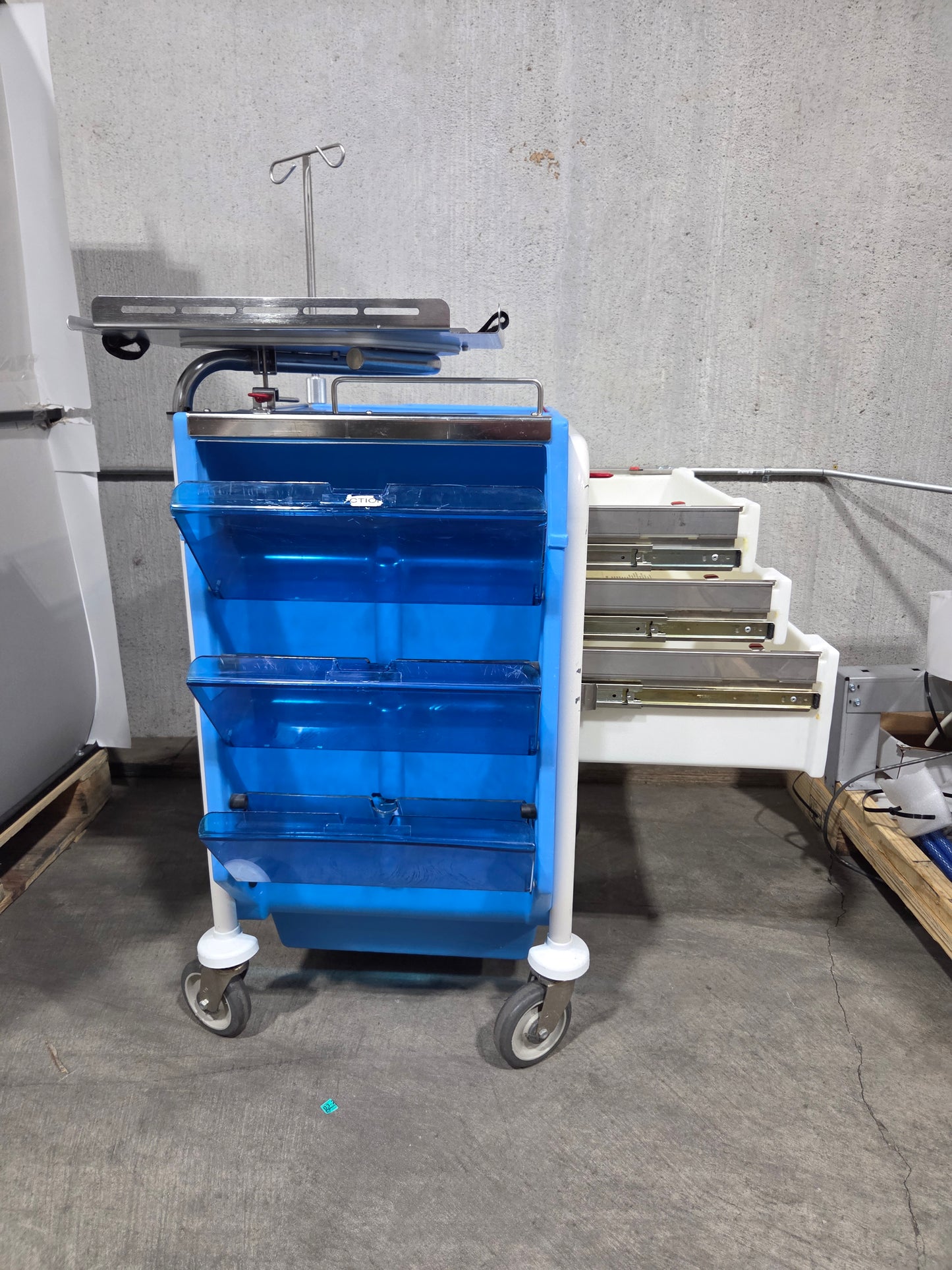 Metro Lifeline Emergency Crash Cart 51, Used, 1/ea