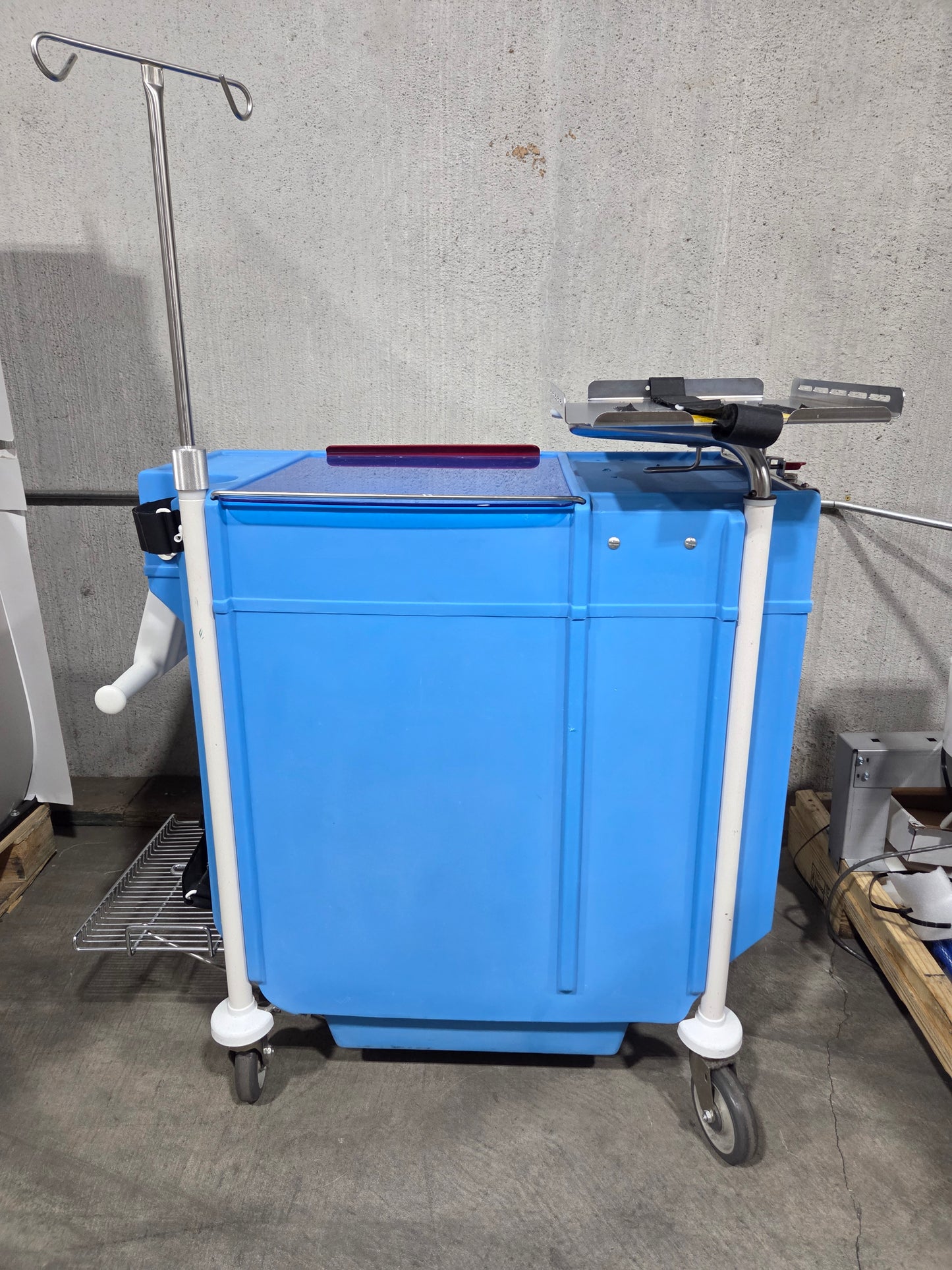 Metro Lifeline Emergency Crash Cart 51, Used, 1/ea