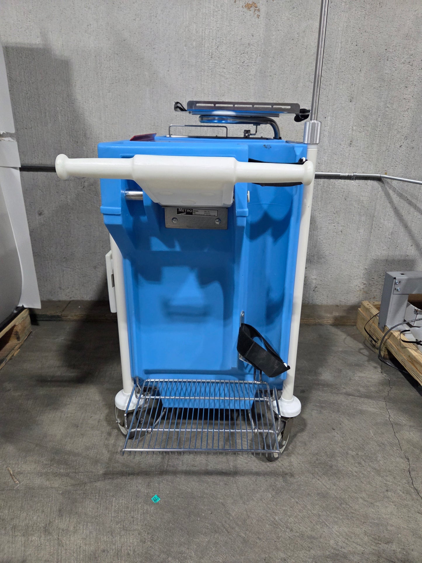 Metro Lifeline Emergency Crash Cart 51, Used, 1/ea