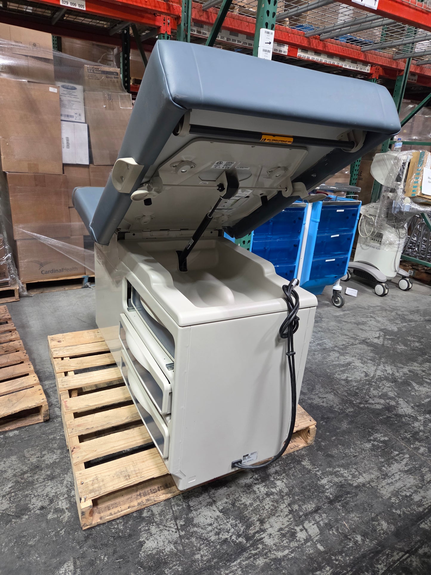 Ritter 204 Exam Table, Blue, Used, 1/ea - 1769650