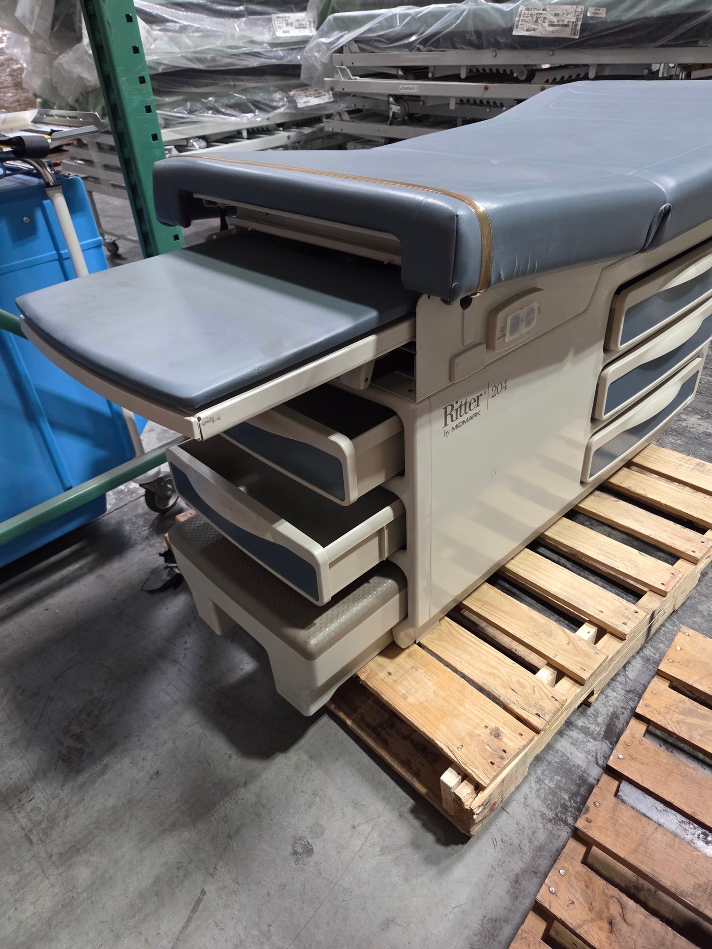 Ritter 204 Exam Table, Blue, Used, 1/ea - 1769650