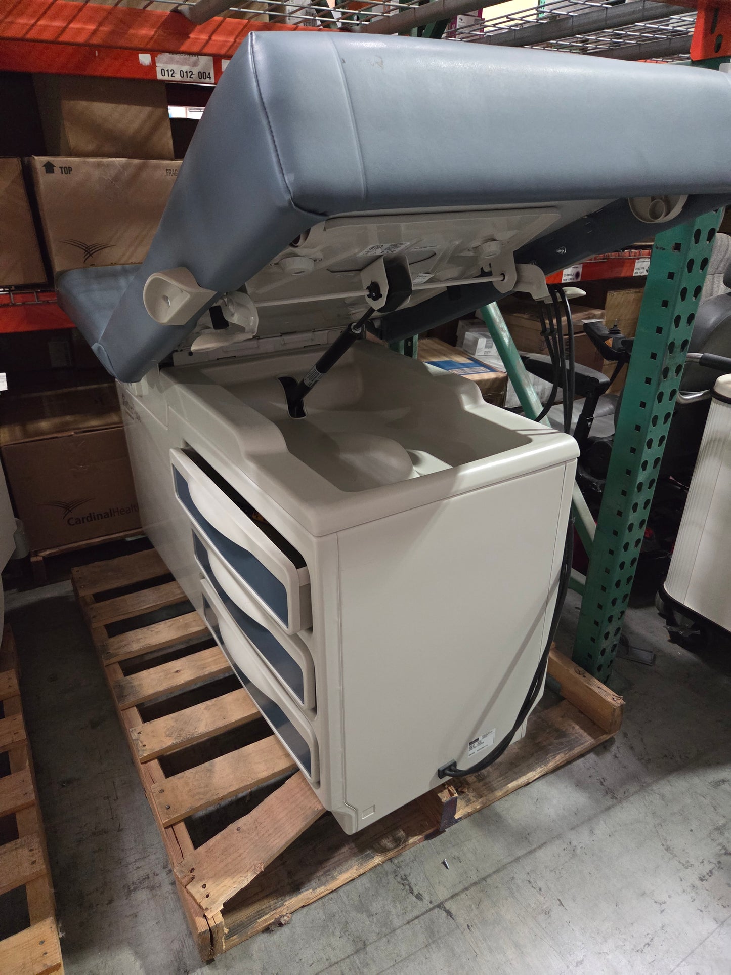 Ritter 204 Exam Table, Blue, Used, 1/ea - 1769653