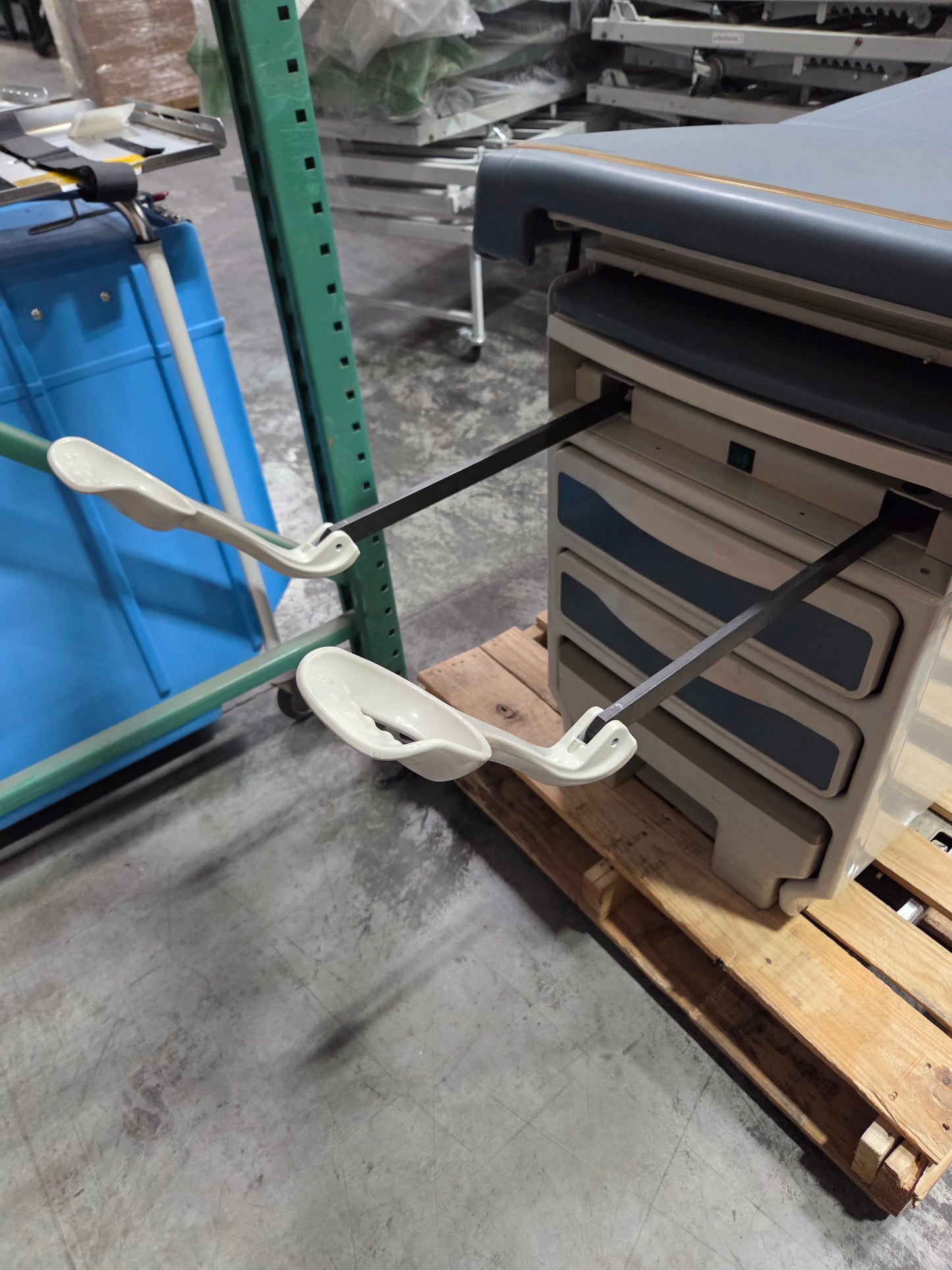 Ritter 204 Exam Table, Blue, Used, 1/ea - 1769650