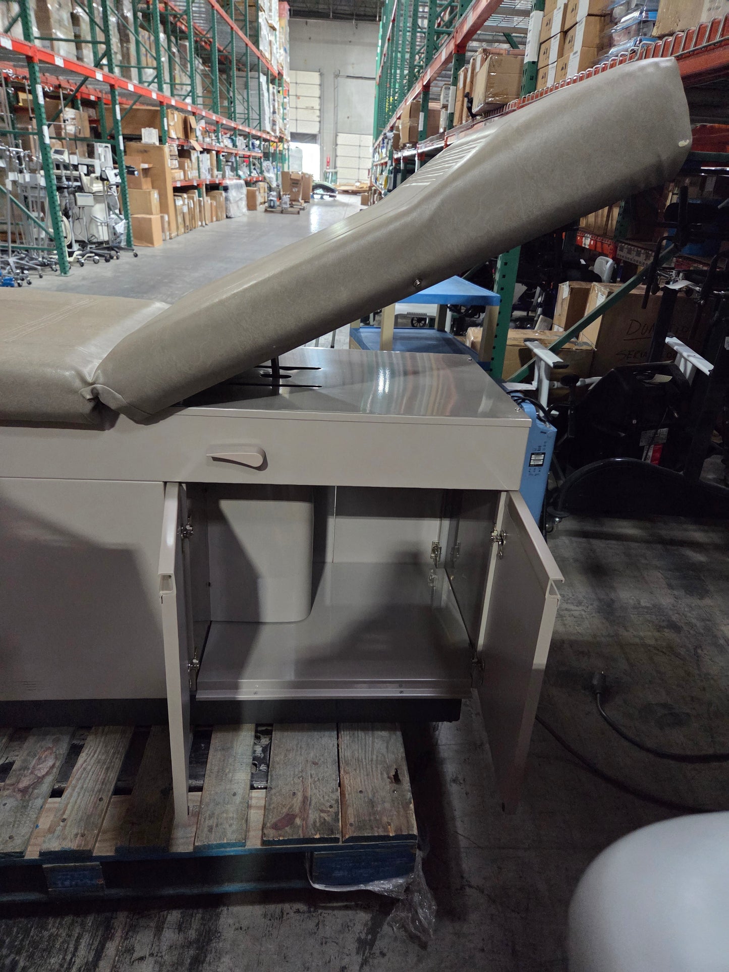 Ritter 108 Exam Table, Grey, Used, 1/ea - 1769688
