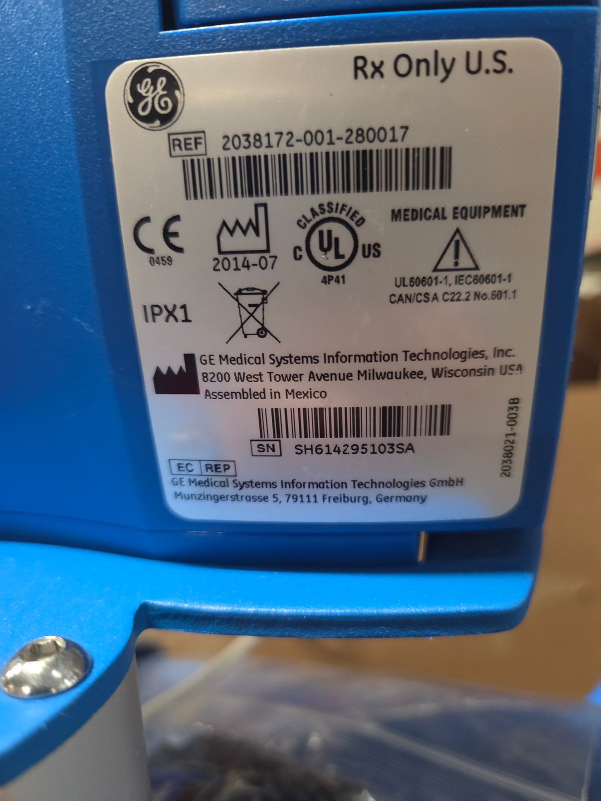 Carescape V100 Dinamap Vital Signs Monitor with Rollstand, Used, 1/Each - 1798830