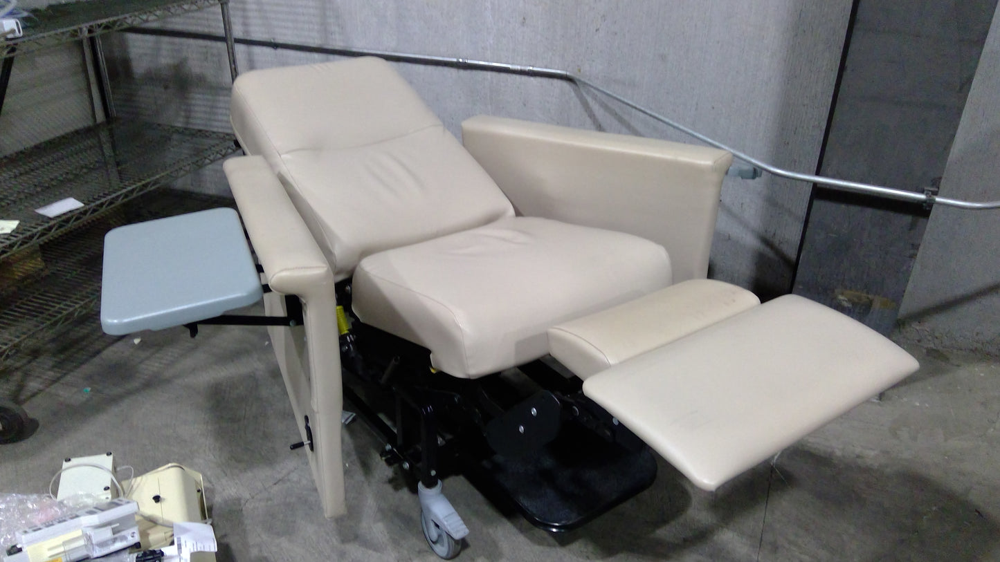 Champion 59P Power Recliner, Used, 1/ea