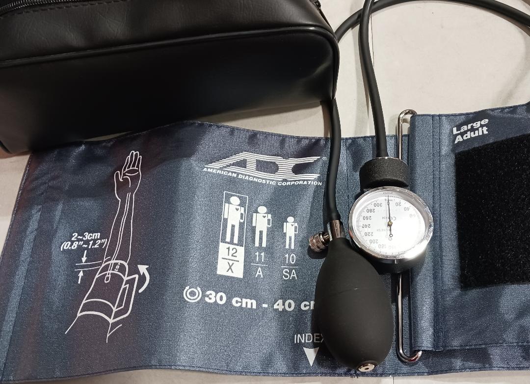 Adcuff Reusable Blood Pressure Cuff w/Sphygmomanometer, Large Adult, 30-40cm, w/Zipper Pouch