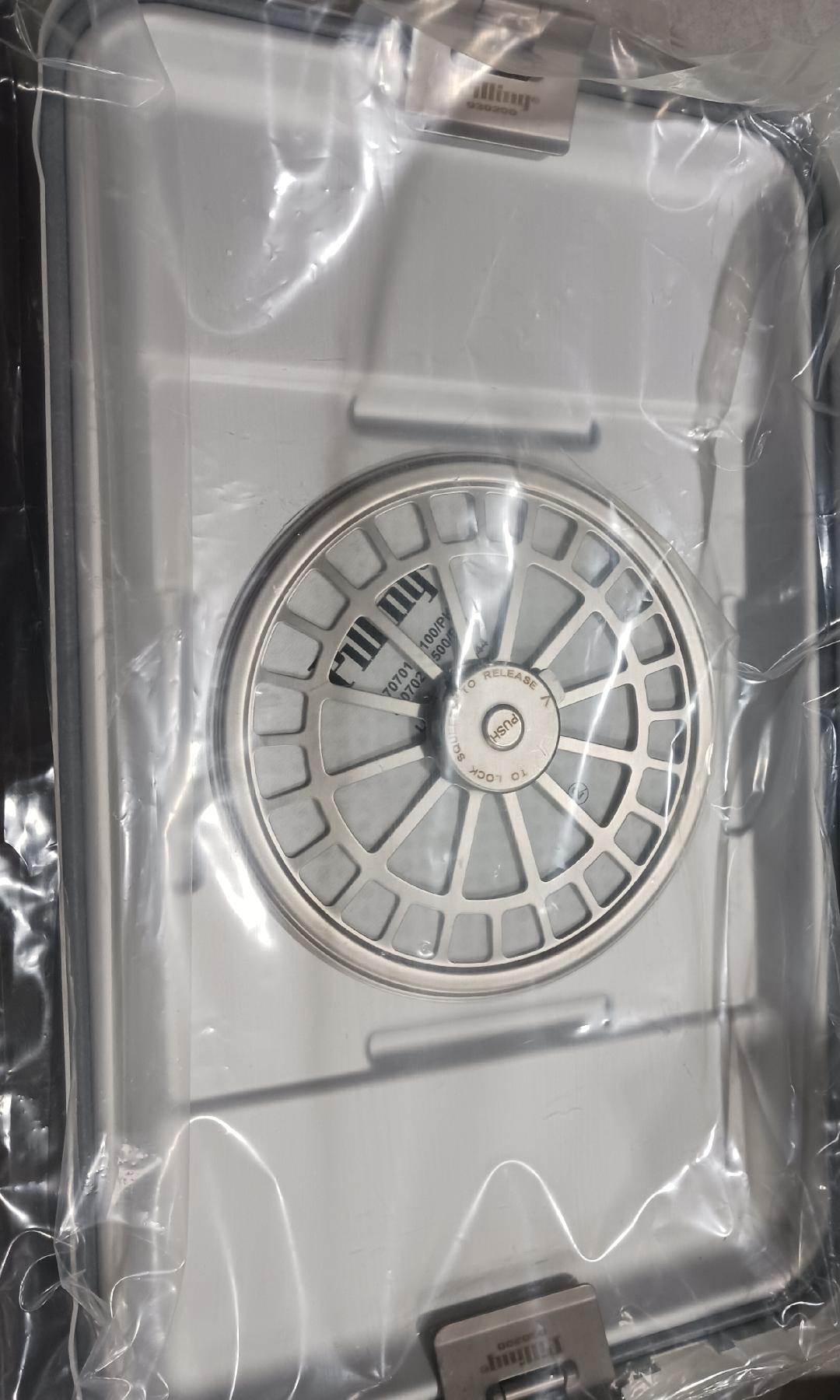 Pilling Medium Lid 3/4, 465x280mm, Perforated Silver, New, 1/Box