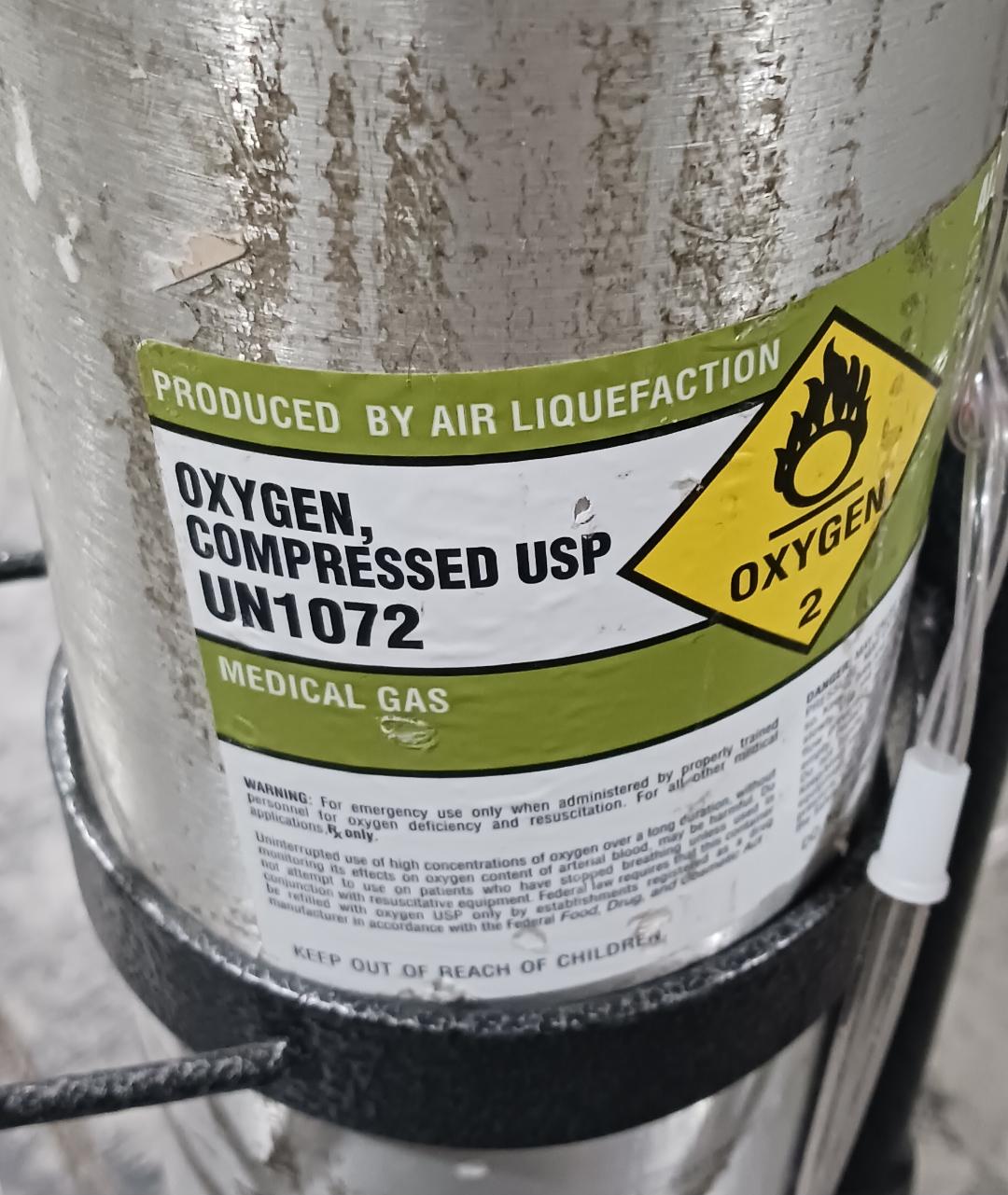 Medical Oxygen Cylinder, Compressed USP, UN1072, 24 cu ft., w/2-Wheeled Cart, Used/Empty