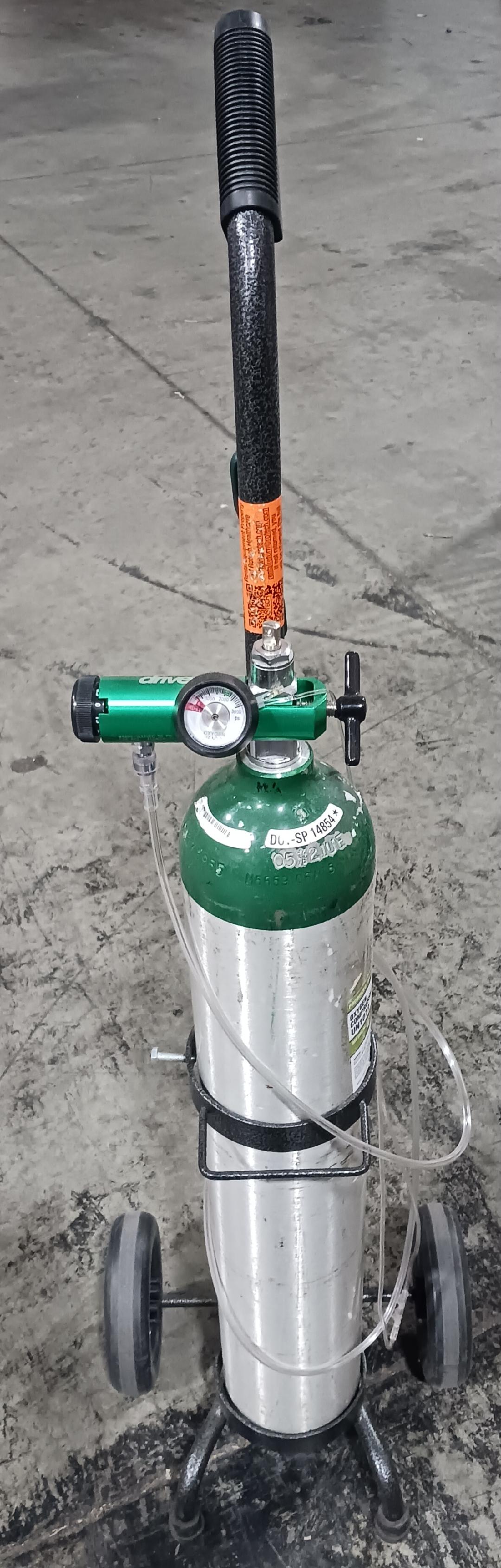 Medical Oxygen Cylinder, Compressed USP, UN1072, 24 cu ft., w/2-Wheeled Cart, Used/Empty