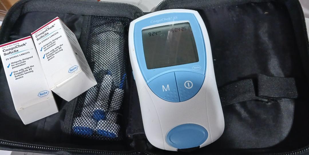 CoagChek XS Coagulation Meter w/Case, Used/Tested - 1729578