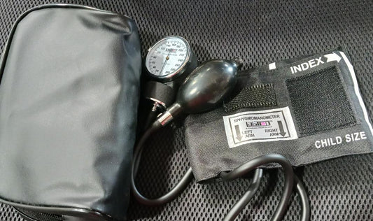 Labtron Reusable Blood Pressure Cuff w/Sphygmomanometer, Child Size 18.4-26.7cm, w/Zipper Pouch