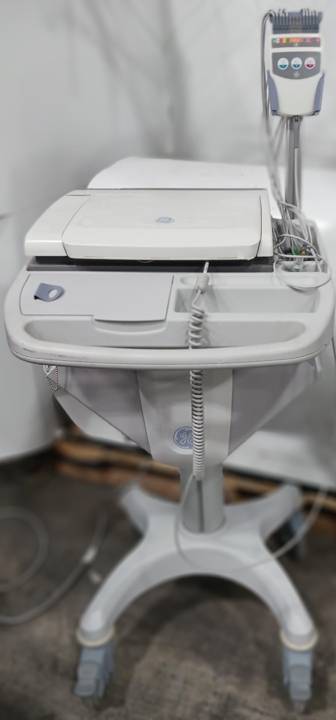MAC5500 ECG Analysis System on Rolling Cart, Used/Tested - 1724026